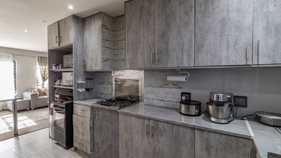 3 Bedroom Property for Sale in Robertsham Gauteng