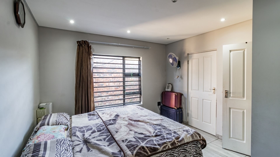 3 Bedroom Property for Sale in Robertsham Gauteng