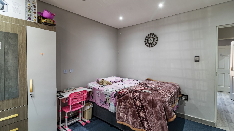 3 Bedroom Property for Sale in Robertsham Gauteng