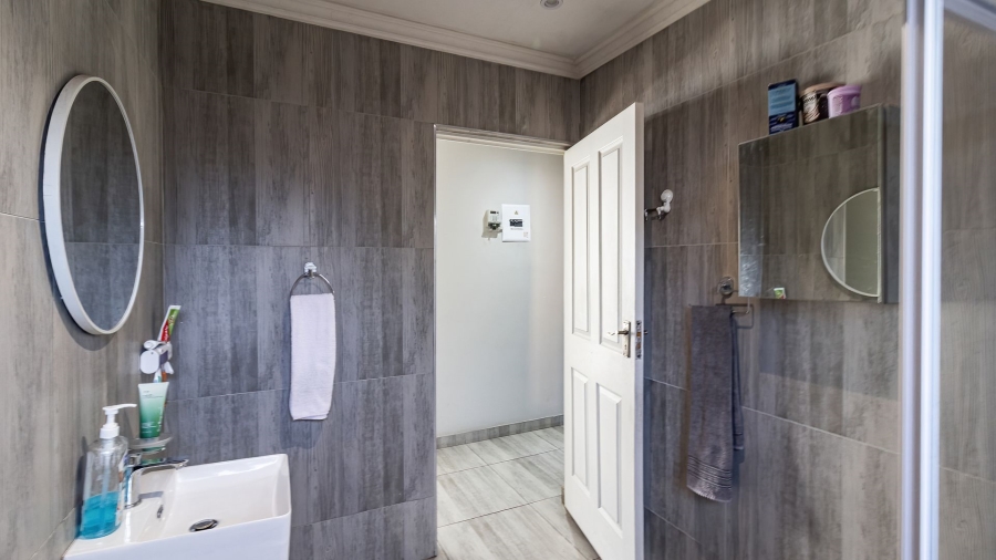 3 Bedroom Property for Sale in Robertsham Gauteng