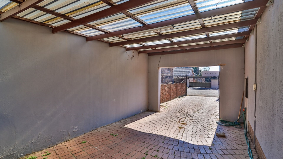 3 Bedroom Property for Sale in Robertsham Gauteng