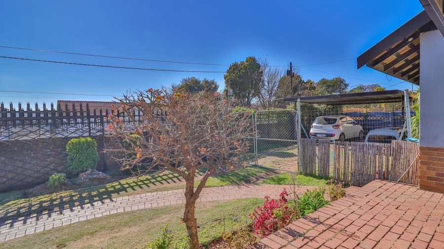3 Bedroom Property for Sale in Robertsham Gauteng