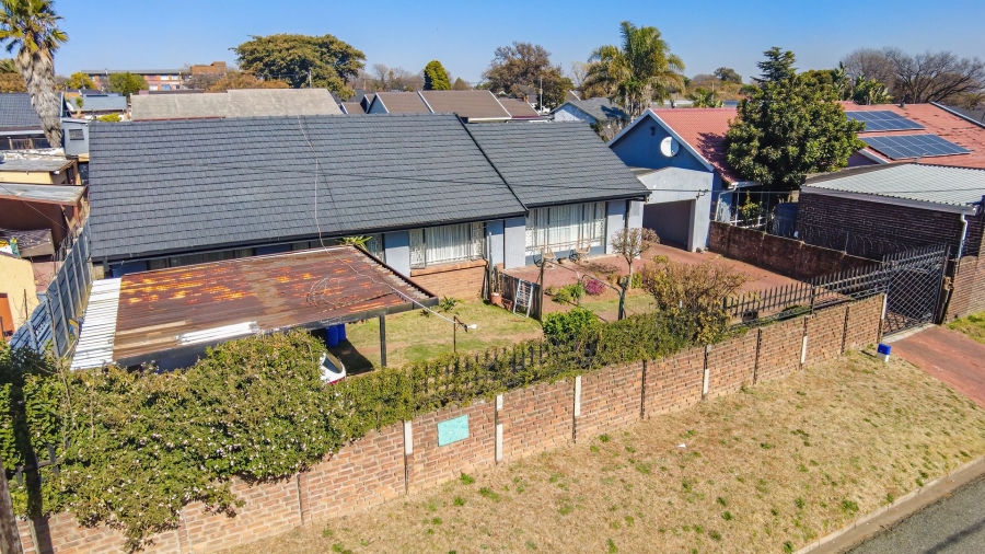 3 Bedroom Property for Sale in Robertsham Gauteng