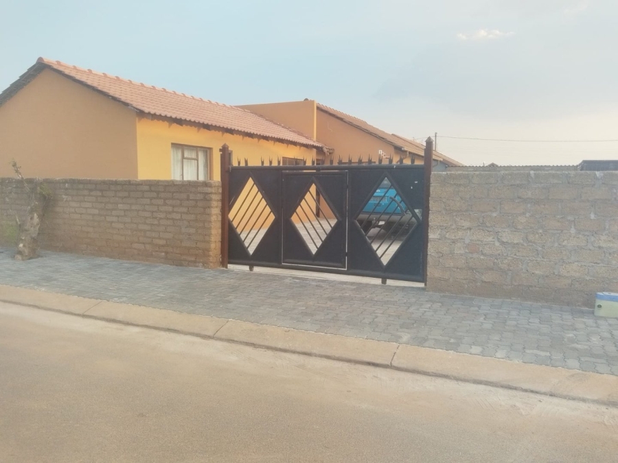 4 Bedroom Property for Sale in Soshanguve VV Gauteng