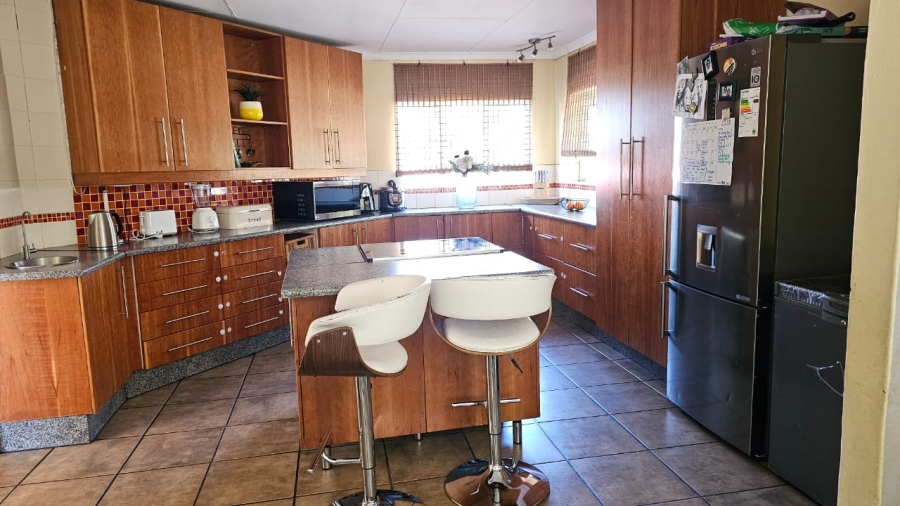 To Let 3 Bedroom Property for Rent in Northcliff Gauteng