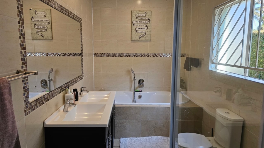 To Let 3 Bedroom Property for Rent in Northcliff Gauteng