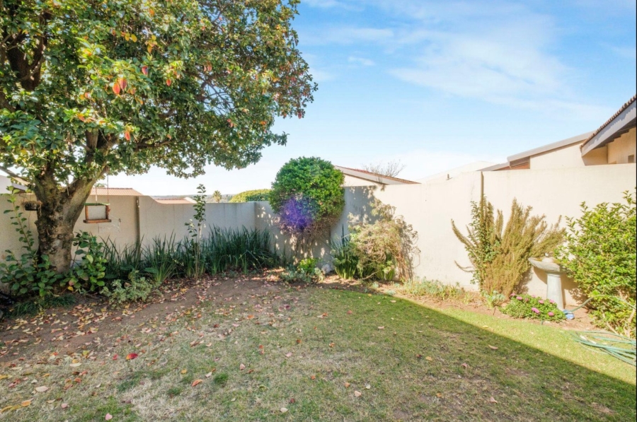 3 Bedroom Property for Sale in Buccleuch Gauteng