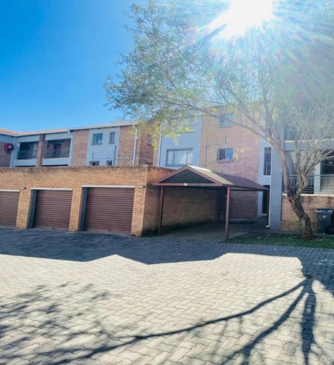 2 Bedroom Property for Sale in Vorna Valley Gauteng
