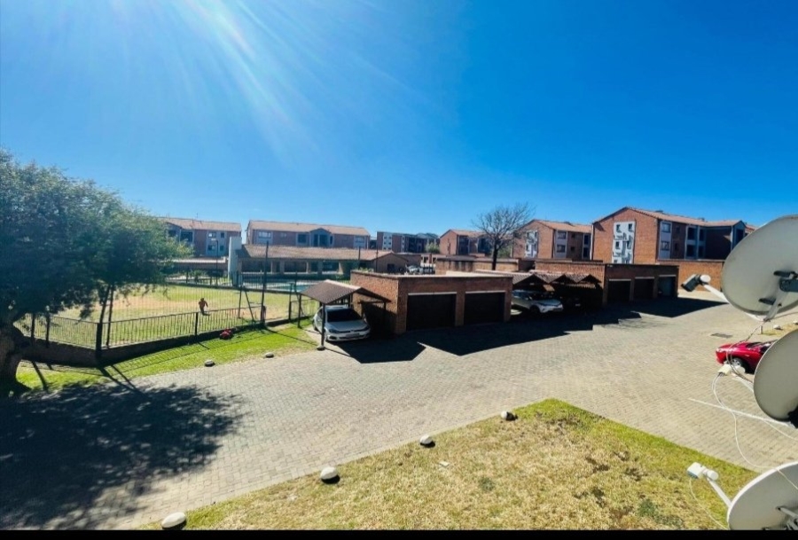 2 Bedroom Property for Sale in Vorna Valley Gauteng