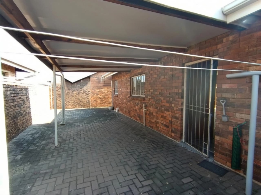 1 Bedroom Property for Sale in Three Rivers Gauteng