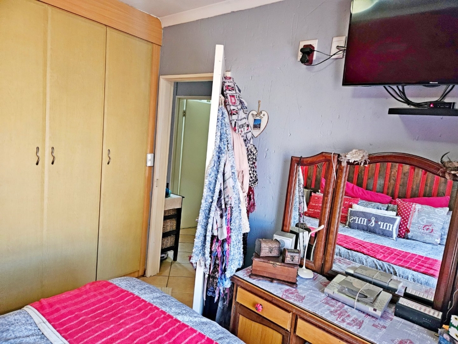 2 Bedroom Property for Sale in Glen Marais Gauteng