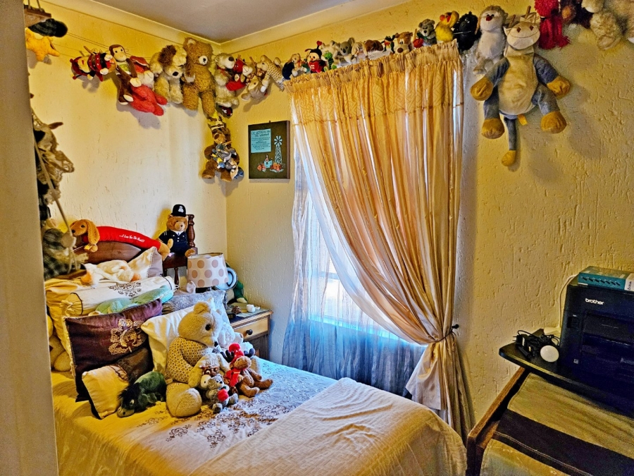 2 Bedroom Property for Sale in Glen Marais Gauteng