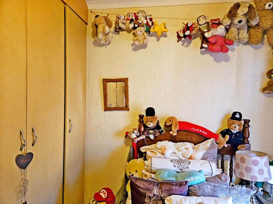 2 Bedroom Property for Sale in Glen Marais Gauteng