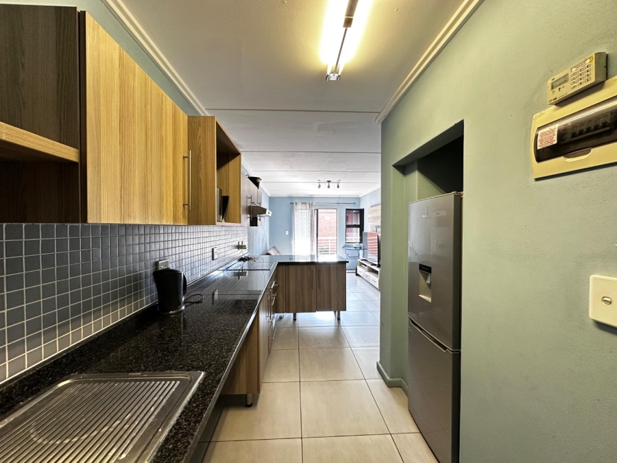 2 Bedroom Property for Sale in Sebenza Gauteng