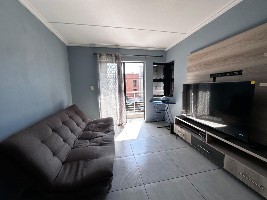 2 Bedroom Property for Sale in Sebenza Gauteng