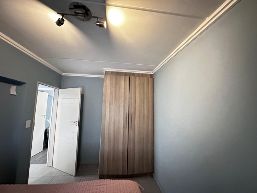 2 Bedroom Property for Sale in Sebenza Gauteng