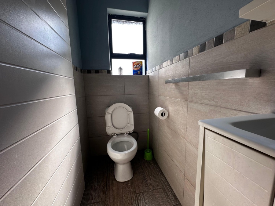 2 Bedroom Property for Sale in Sebenza Gauteng