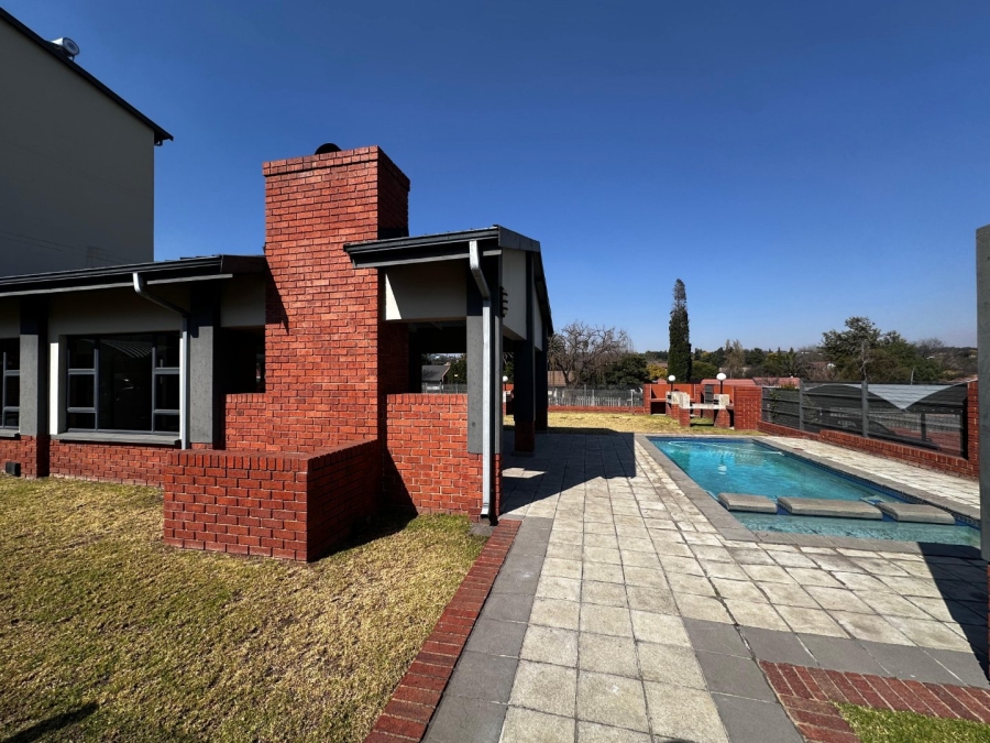 2 Bedroom Property for Sale in Sebenza Gauteng