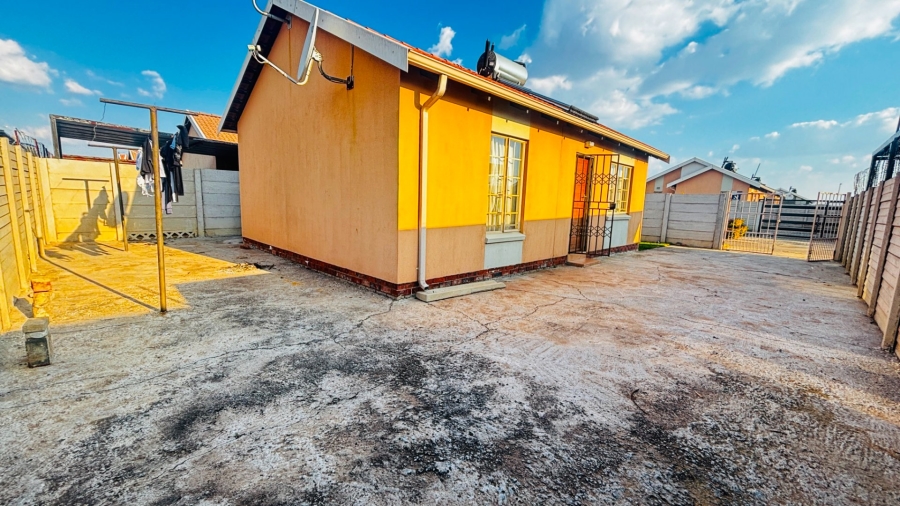2 Bedroom Property for Sale in Sky City Gauteng
