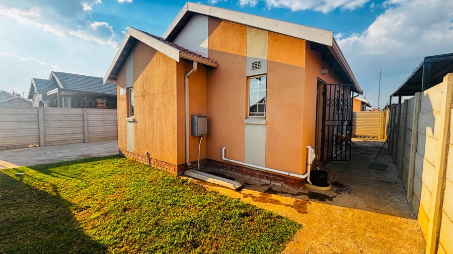 2 Bedroom Property for Sale in Sky City Gauteng