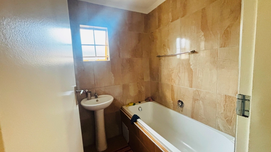 2 Bedroom Property for Sale in Sky City Gauteng