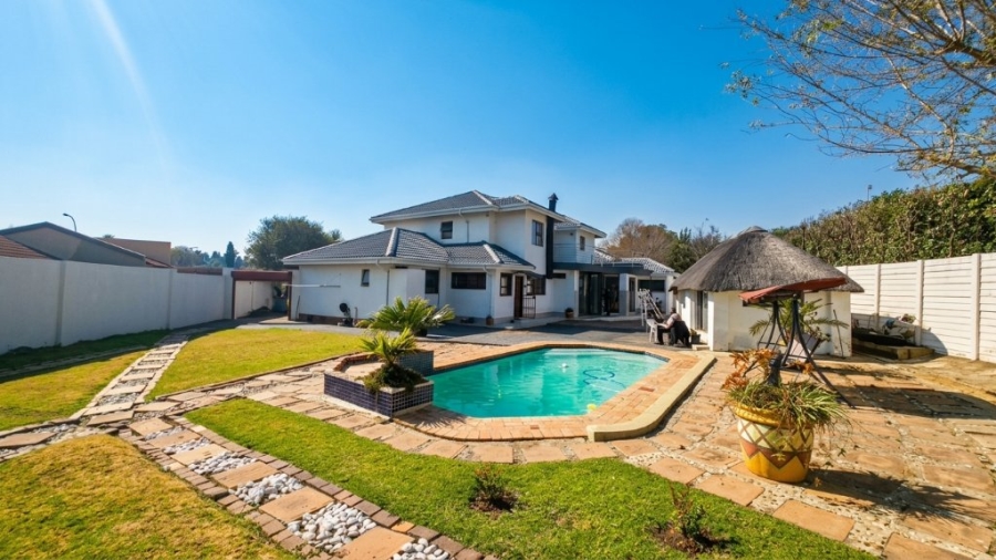 4 Bedroom Property for Sale in Brackendowns Gauteng