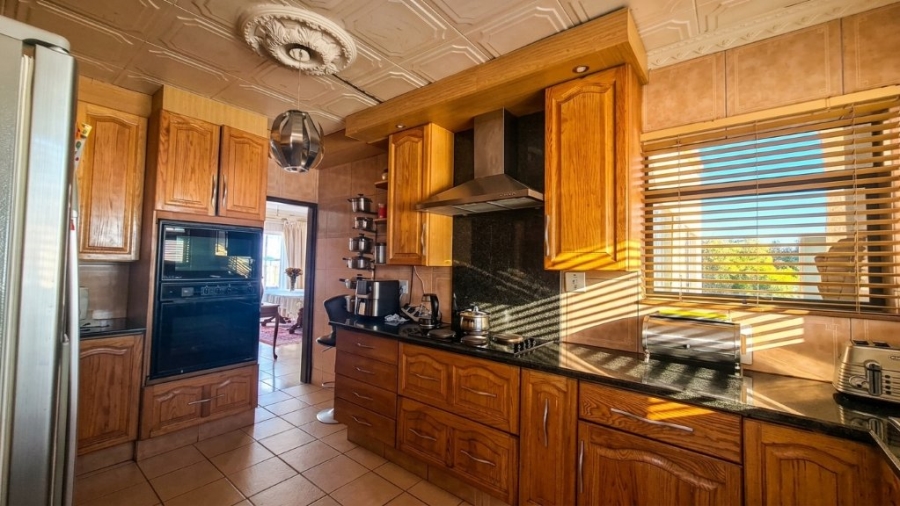 4 Bedroom Property for Sale in Brackendowns Gauteng