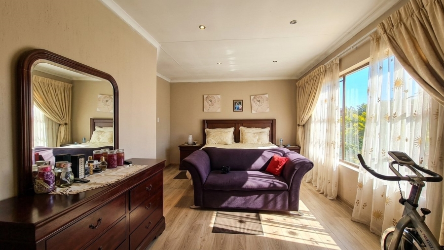 4 Bedroom Property for Sale in Brackendowns Gauteng