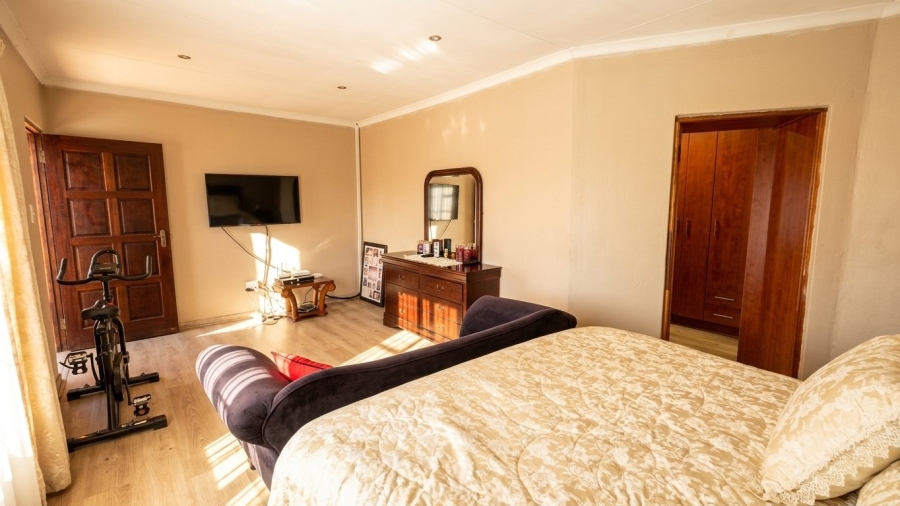 4 Bedroom Property for Sale in Brackendowns Gauteng