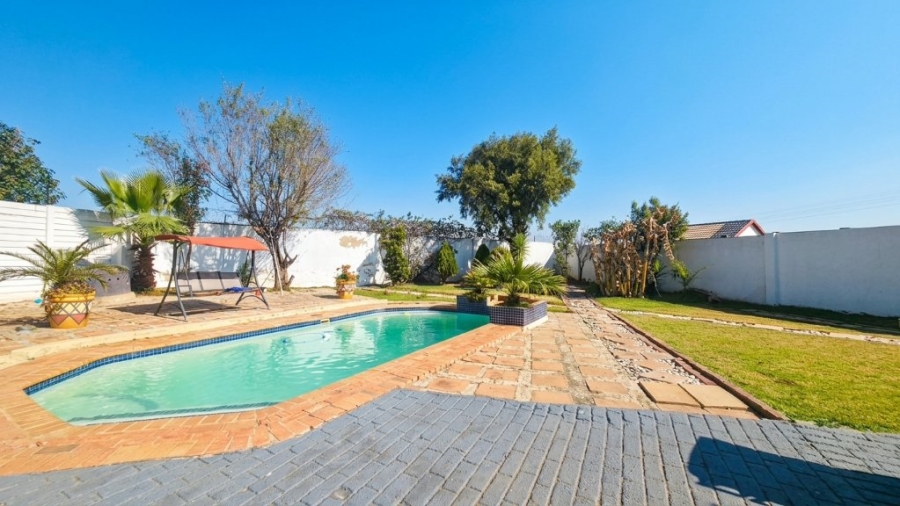 4 Bedroom Property for Sale in Brackendowns Gauteng