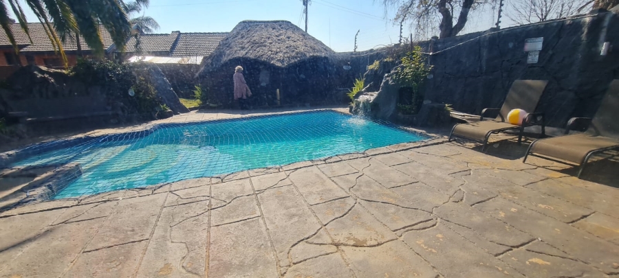 4 Bedroom Property for Sale in Heuweloord Gauteng