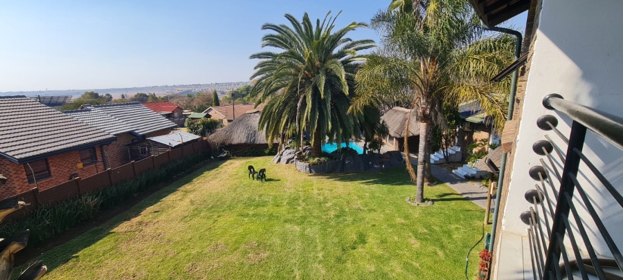 4 Bedroom Property for Sale in Heuweloord Gauteng