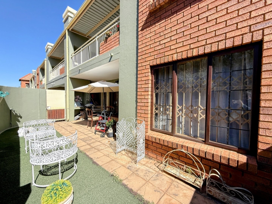 2 Bedroom Property for Sale in Bronberg Gauteng