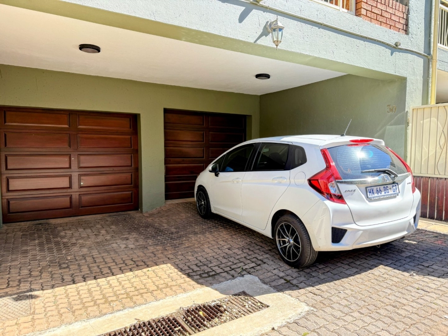 2 Bedroom Property for Sale in Bronberg Gauteng