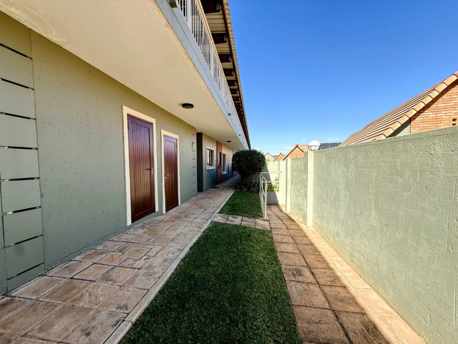 2 Bedroom Property for Sale in Bronberg Gauteng