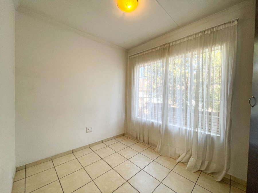 3 Bedroom Property for Sale in Kosmosdal Gauteng