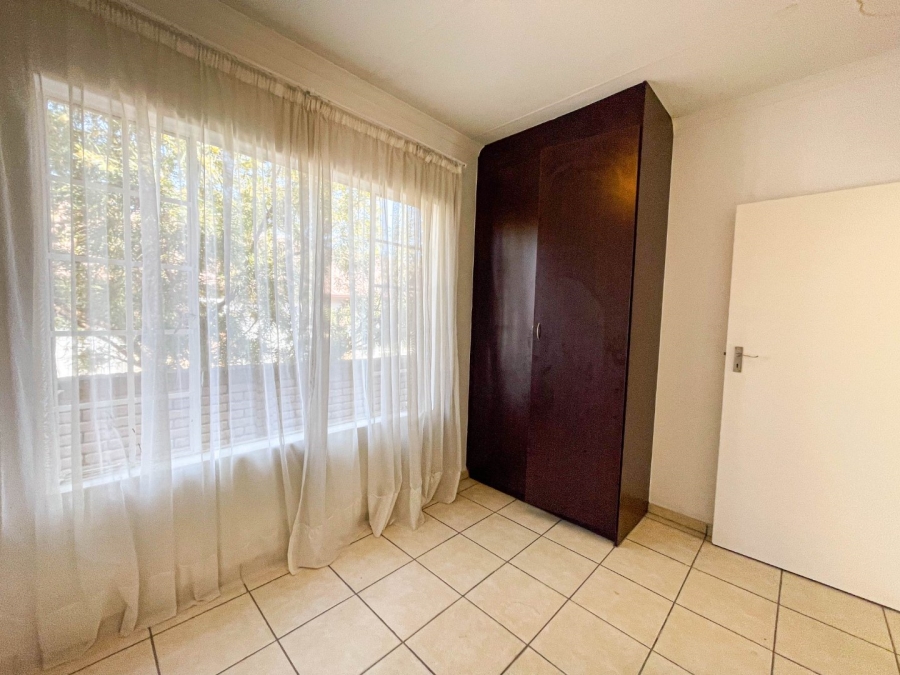 3 Bedroom Property for Sale in Kosmosdal Gauteng