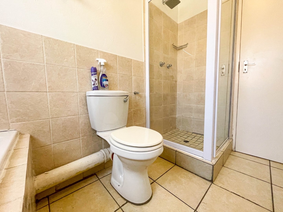 3 Bedroom Property for Sale in Kosmosdal Gauteng