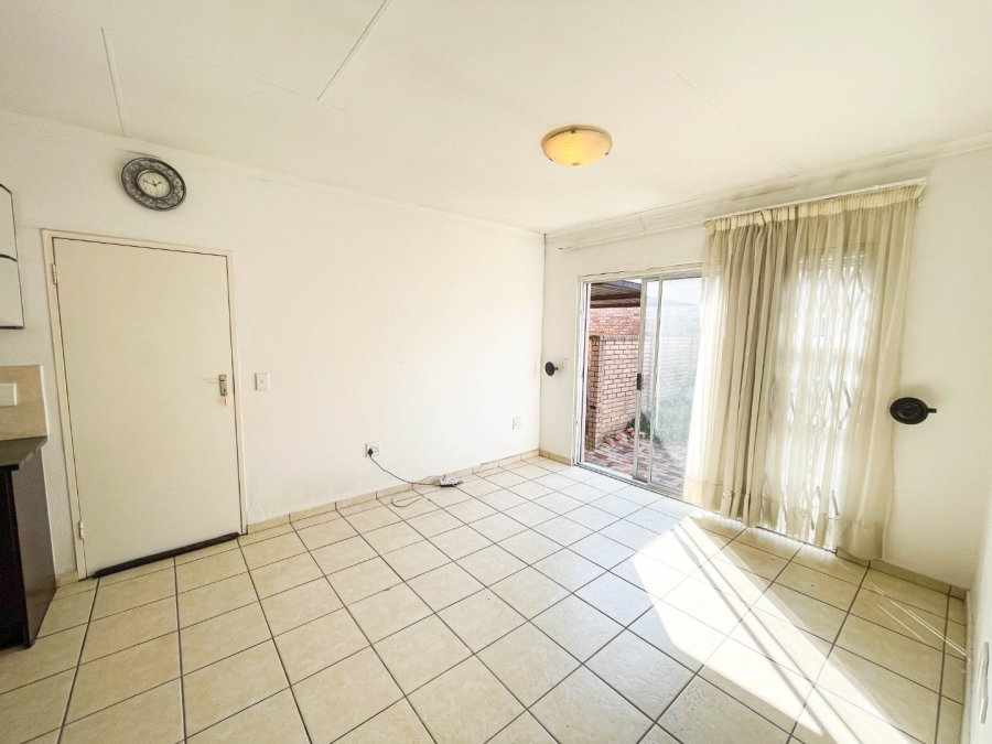3 Bedroom Property for Sale in Kosmosdal Gauteng