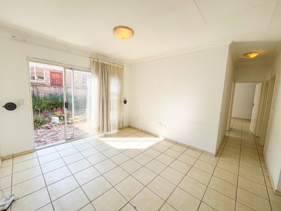 3 Bedroom Property for Sale in Kosmosdal Gauteng