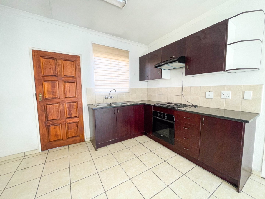 3 Bedroom Property for Sale in Kosmosdal Gauteng