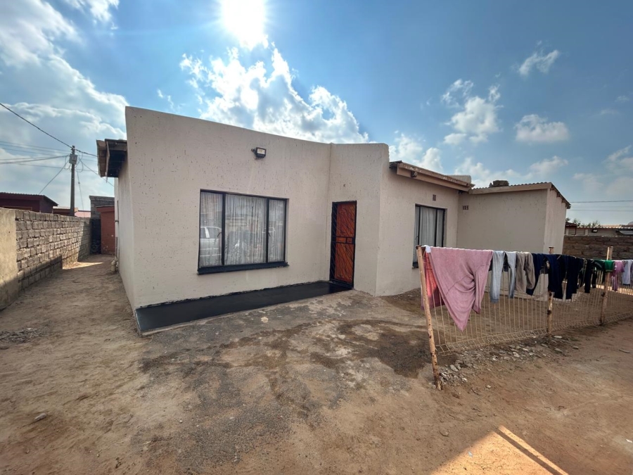 4 Bedroom Property for Sale in Duduza Gauteng