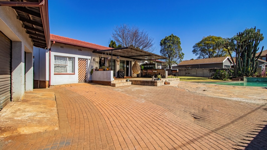 3 Bedroom Property for Sale in Birchleigh Gauteng