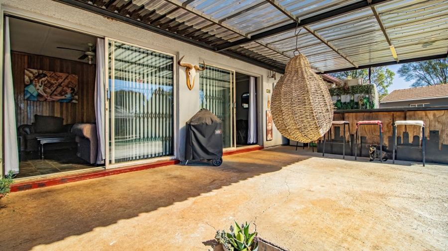 3 Bedroom Property for Sale in Birchleigh Gauteng
