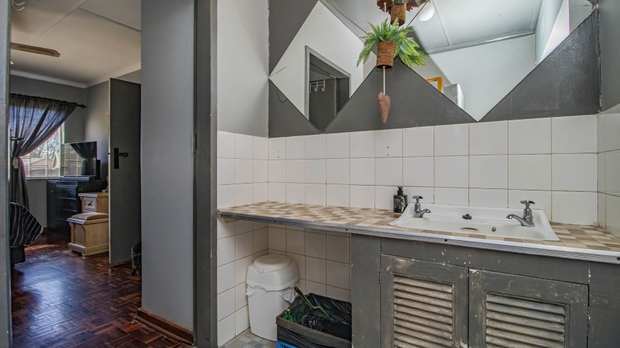 3 Bedroom Property for Sale in Birchleigh Gauteng