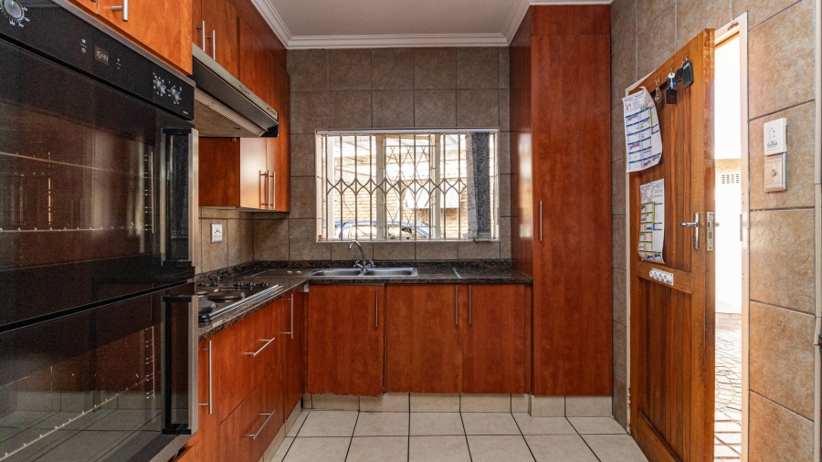 4 Bedroom Property for Sale in Edleen Gauteng