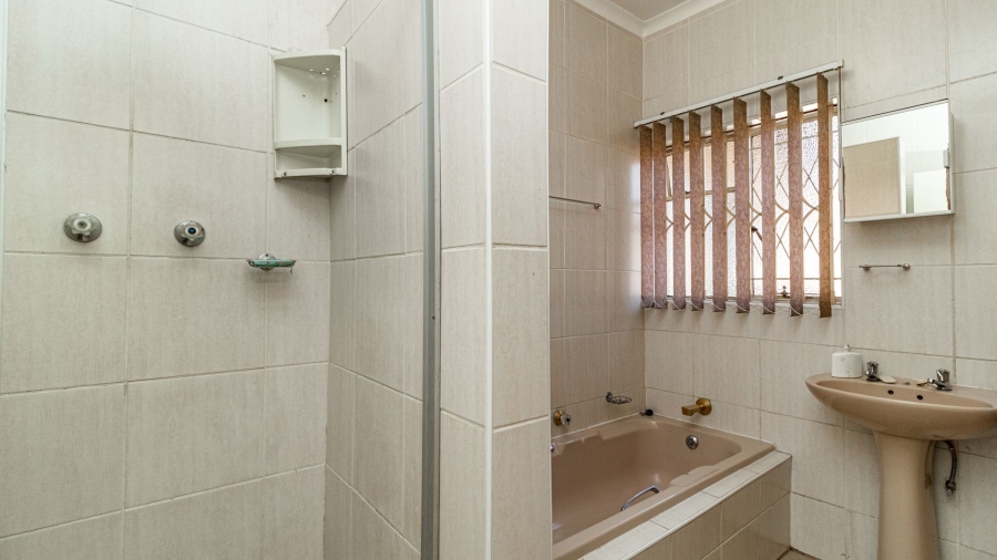 4 Bedroom Property for Sale in Edleen Gauteng