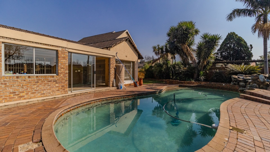 4 Bedroom Property for Sale in Edleen Gauteng