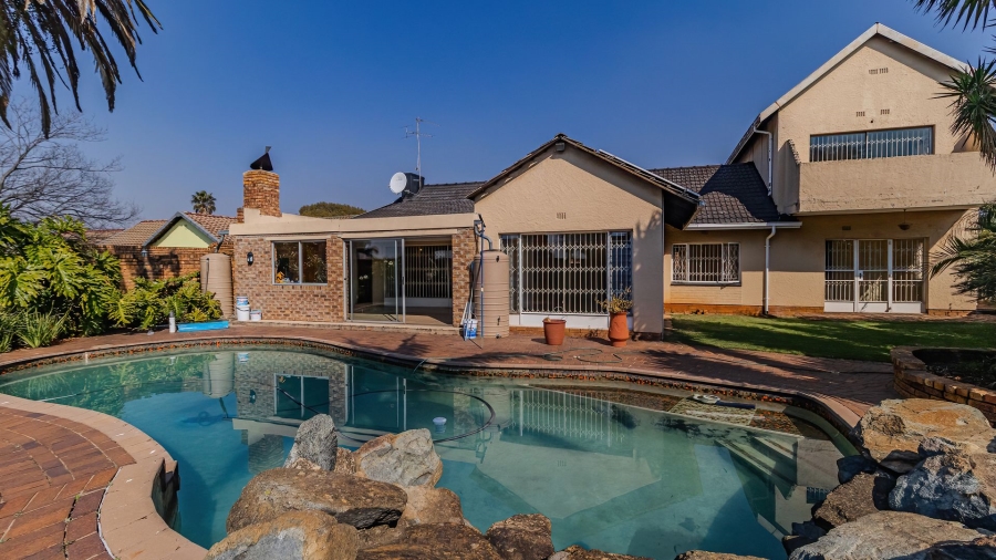 4 Bedroom Property for Sale in Edleen Gauteng