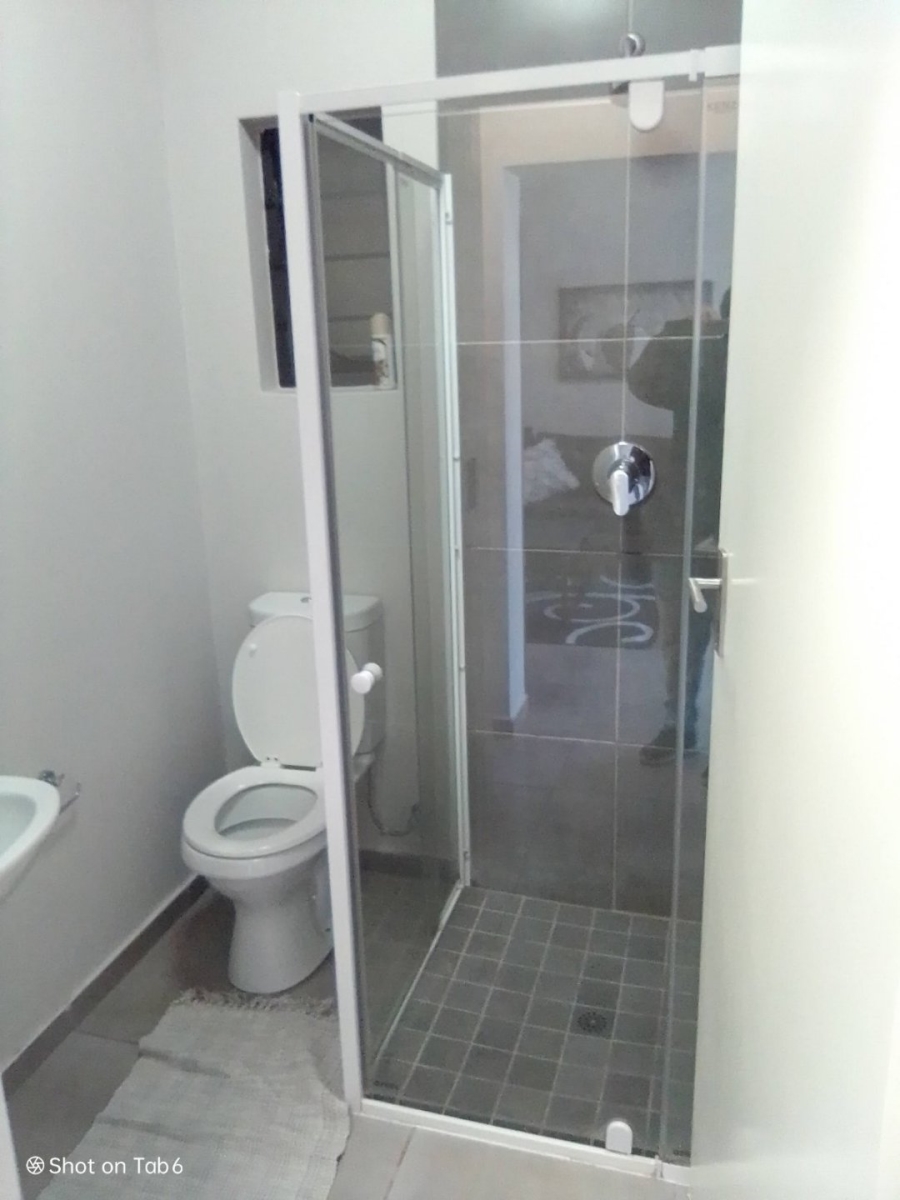 To Let 2 Bedroom Property for Rent in Vorna Valley Gauteng